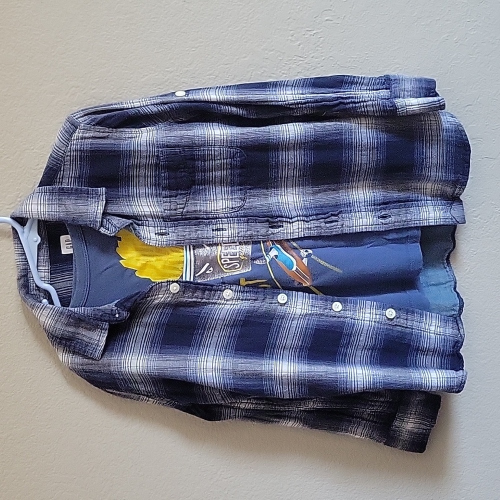 GAP Boys shirts size Small